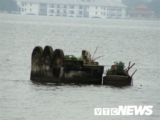 Những ngôi mộ cổ giữa Hồ Tây và những cái chết bí ẩn - Hình 4 Nhung ngoi mo co giua Ho Tay va nhung cai chet bi an-Hinh-4