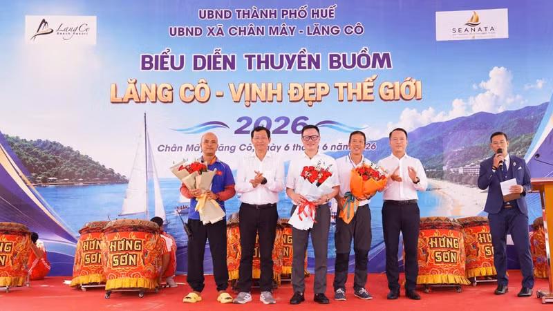 Vịnh Lăng Cô rực sắc thuyền buồm trong chuỗi hoạt động Festival Huế 2026