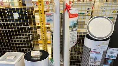 Không khí Hà Nội báo động đỏ, máy lọc không khí bán chạy