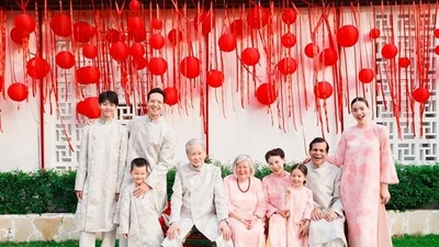 Ảnh đại gia đình Hồ Ngọc Hà đón Tết giản dị mà ấm áp
