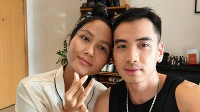 Hoa hậu H'hen Niê 'nịnh' chồng nhiếp ảnh gia