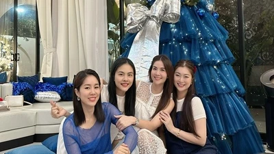 Hội bạn thân Vân Trang tưng bừng đón Giáng sinh tại biệt thự 1.000m²