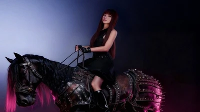 Thu Thủy nhóm Mây Trắng khoe vẻ đẹp ma mị, cuốn hút