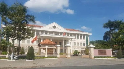 Vĩnh Long: Công ty Cầu đường Bến Tre trúng gói thầu xây lắp gần 20 tỷ đồng trong thế "độc diễn"