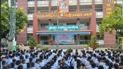 Gói thầu suất ăn học đường 3,4 tỷ: Cát Tường trúng thầu sát giá,