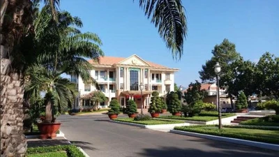 Gói thầu cải tạo nút giao thông ở Bà Rịa: Một mình Công ty Hoàng Hưng dự thầu, tiết kiệm nhỏ giọt