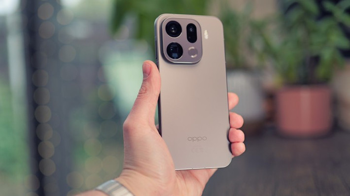 Oppo Find X9 Pro: điện thoại có camera tốt nhất, chụp ảnh tuyệt đẹp trong mọi điều kiện ánh sáng, pin 7.500 mAh.