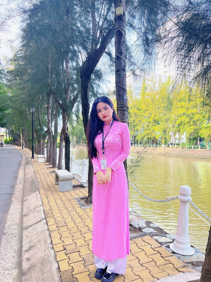 Thi đấu ở vị trí đi rừng, Kỳ Duyên kiểm soát tài nguyên hiệu quả, liên tục mở giao tranh và tạo lợi thế cho toàn đội.