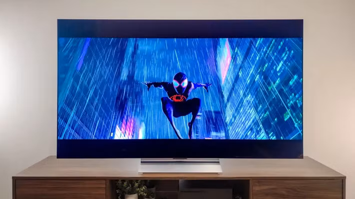 LG OLED C5 được vinh danh là Smart TV tốt nhất năm 2025 với điểm đánh giá 5 sao tuyệt đối nhờ chất lượng hình ảnh OLED vượt trội và mức giá dễ tiếp cận hơn dòng G5.