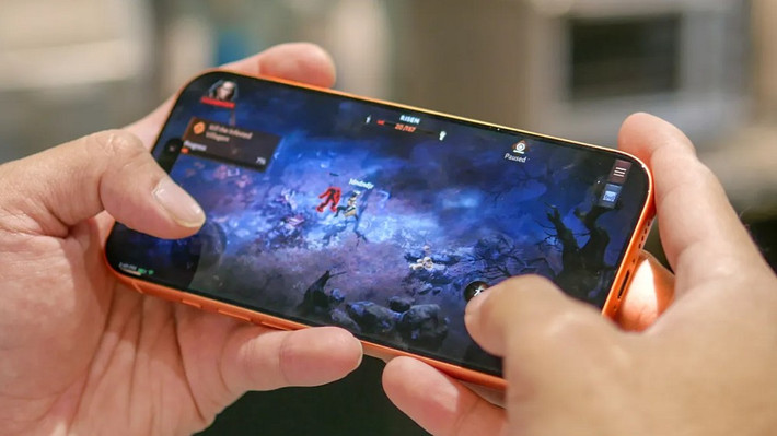 Giá iPhone 17 Pro từ 34,79 triệu đồng, cao hơn khoảng 6 triệu đồng so với iPhone 16 Pro.