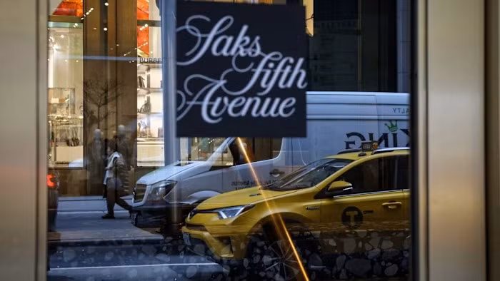 Tuy có những tín hiệu tích cực ban đầu, doanh số của Saks trên Amazon vẫn dưới 100 triệu USD, thấp xa so với kỳ vọng.