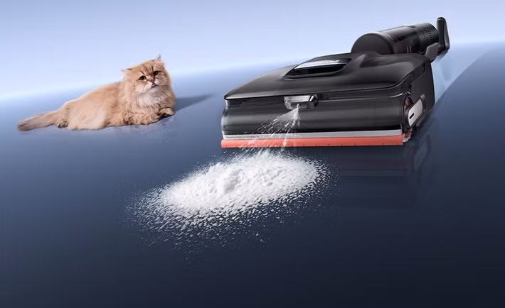 Máy còn có khả năng giặt con lăn bằng nước nóng và sấy khô bằng khí nóng, diệt khuẩn tới 99,9%.