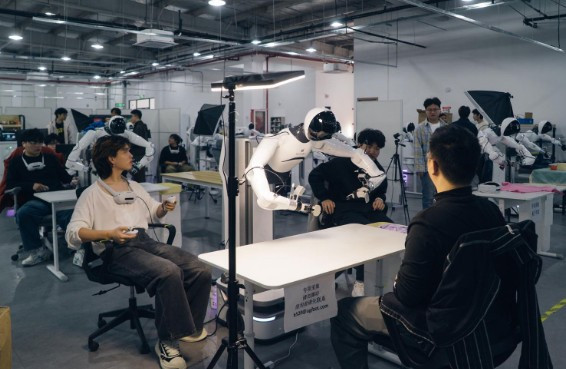 Quá trình huấn luyện không tránh khỏi sai sót, nhưng mỗi lỗi đều trở thành bài học để cải thiện khả năng tự học của máy móc.