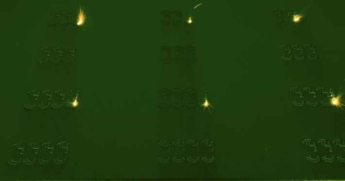 Apple sử dụng 100% bột titan tái chế hàng không vũ trụ, tiết kiệm hơn 400 tấn titan mỗi năm.