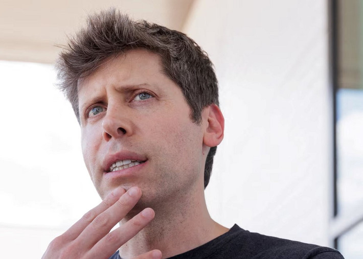 CEO Sam Altman gửi bản ghi nhớ nội bộ khẩn cấp, tuyên bố “Mã đỏ”.