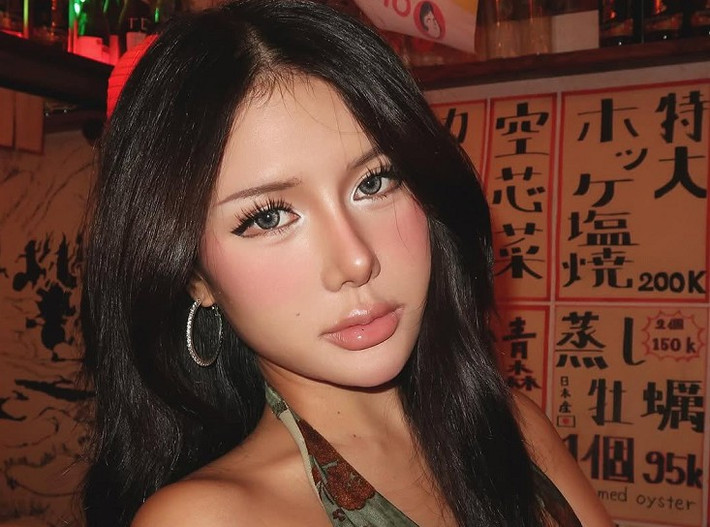 Với màn xuất hiện đầy ấn tượng này, Xuân Ca chứng minh sức hút không chỉ đến từ nhan sắc mà còn ở sự sáng tạo và phong cách riêng.