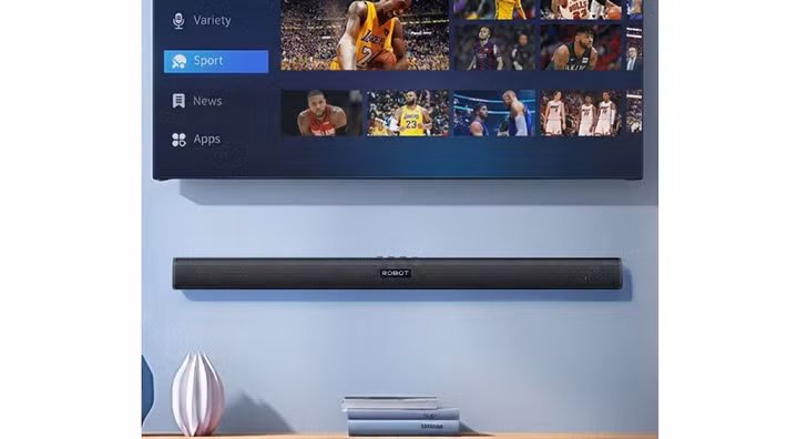 Robot RB590 lại phù hợp với người cần sự linh hoạt, pin tích hợp giúp vừa dùng cho TV vừa làm loa nghe nhạc di động.