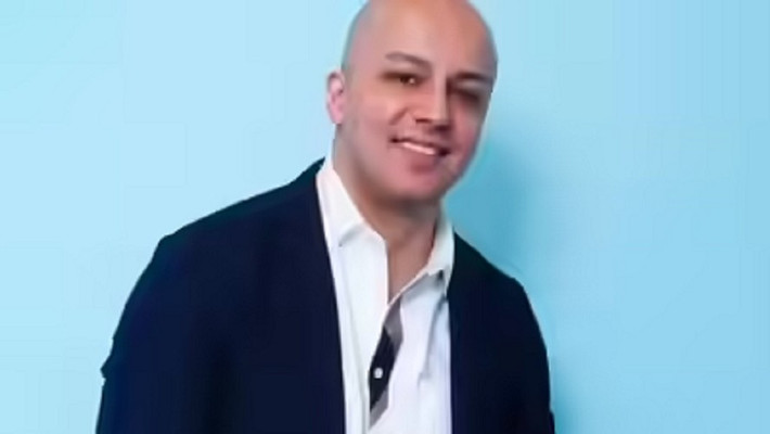 Tarifi chọn Nhật Bản vì môi trường robot công nghiệp phát triển và xã hội quen thuộc với tự động hóa.