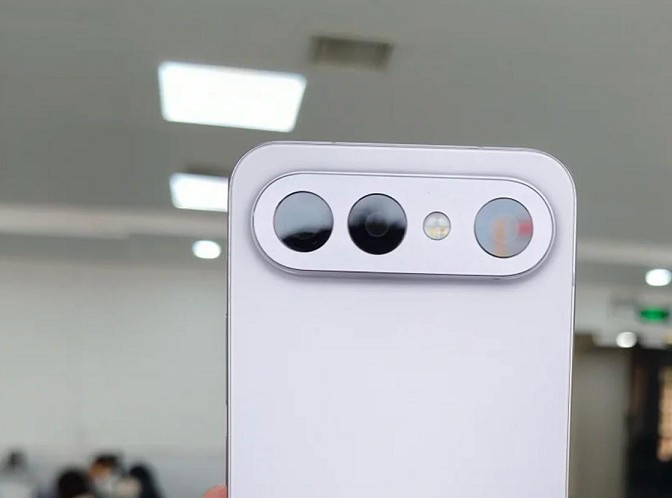 Chuẩn kháng nước IP68/IP69 cùng thiết kế mặt lưng kính hoàn thiện cao cấp càng khiến S50 Pro mini tiệm cận trải nghiệm flagship thực thụ.