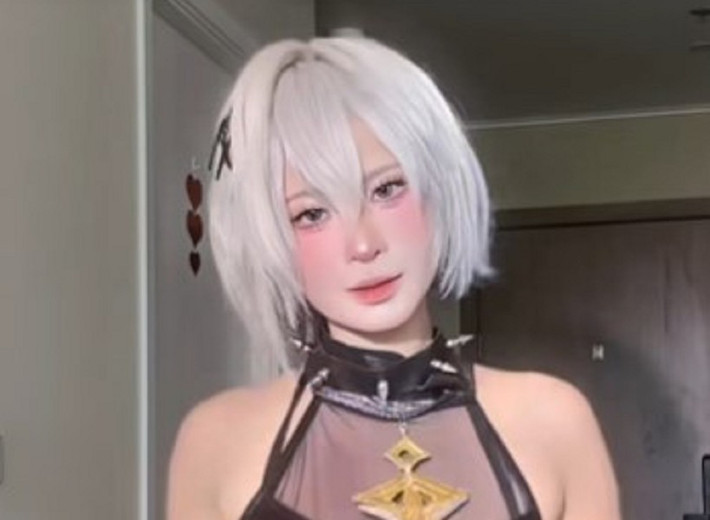 Dù ở phong cách nào, Quỳnh Bei vẫn luôn khiến cộng đồng game thủ phải thốt lên: “Đỉnh của chóp!”.