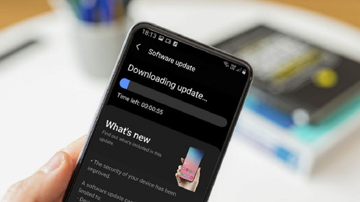 Hệ điều hành cũ đôi khi chiếm quá nhiều dung lượng, vì vậy hãy thường xuyên cập nhật phiên bản mới để điện thoại hoạt động mượt mà hơn.