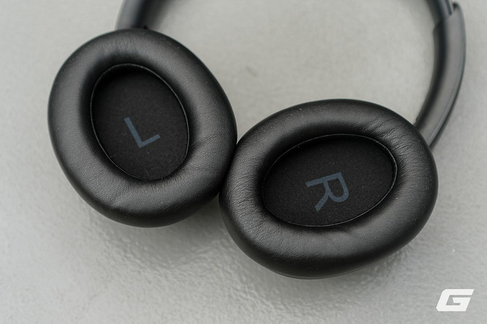 Tai nghe hỗ trợ chống ồn chủ động (ANC), xuyên âm, kết nối đa thiết bị và codec LDAC cao cấp.