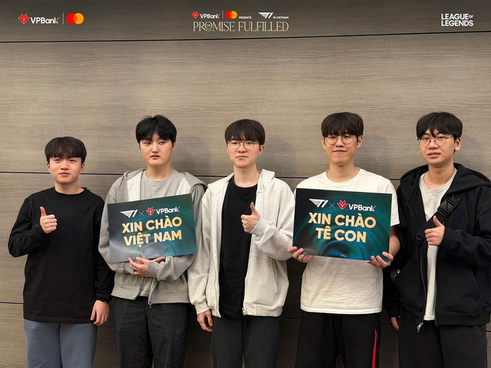 Fanmeeting T1 đã diễn ra trong hai ngày 20 và 21/12/2025, trở thành sự kiện được cộng đồng LMHT Việt quan tâm đặc biệt.