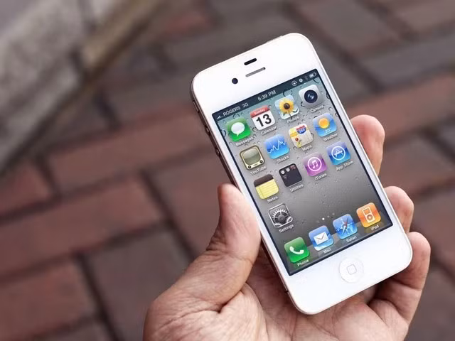 iPhone đời cũ đã chứng minh độ tin cậy, phần mềm ổn định và pin hoạt động đúng khả năng.