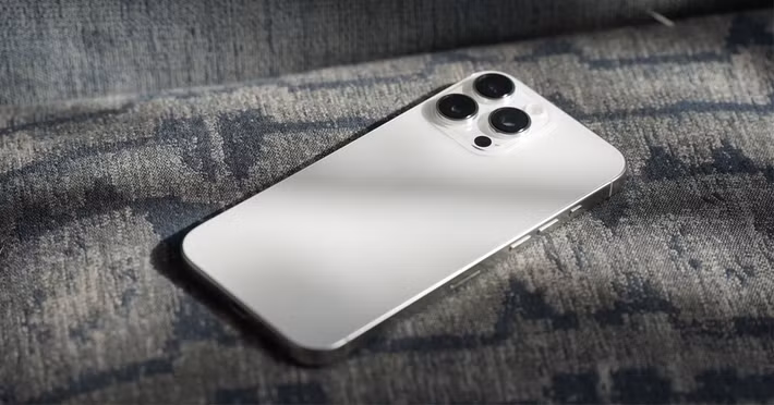 Với mức giá chỉ từ 23 đến 26 triệu đồng cho máy lướt, đây được xem là lựa chọn lý tưởng cho người dùng muốn tiếp cận công nghệ mới nhất của Apple mà không cần chi quá nhiều tiền.