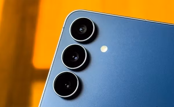 rong bối cảnh đó, người tiêu dùng được khuyên nên lựa chọn thiết bị có cấu hình đủ dùng ngay từ bây giờ để tránh rơi vào kịch bản “tiền mất tật mang” trong tương lai.