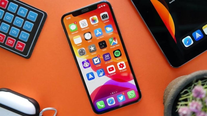 Ra mắt năm 2019, iPhone 11 Pro là mẫu máy mở đầu cho kỷ nguyên iPhone sở hữu cụm ba camera sau mang tính biểu tượng.