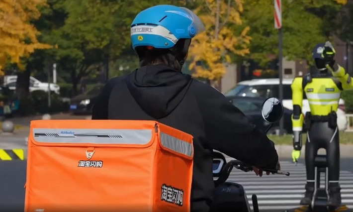 Giới chức kỳ vọng Tiểu Hổ sẽ giảm tải cho cảnh sát con người và thu thập dữ liệu giao thông.