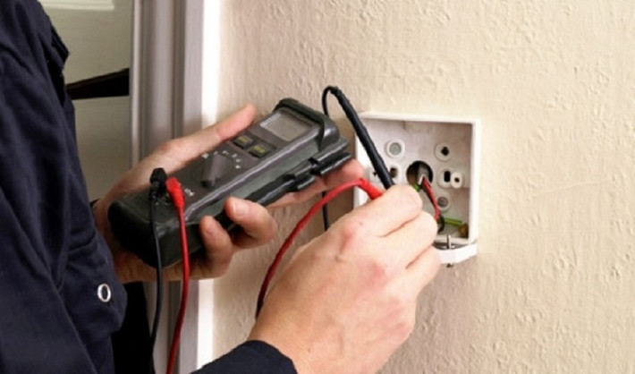 Trước khi sử dụng lại, nên đo điện trở cách điện đảm bảo đạt ít nhất 0,5MΩ mới được cắm điện trở lại.