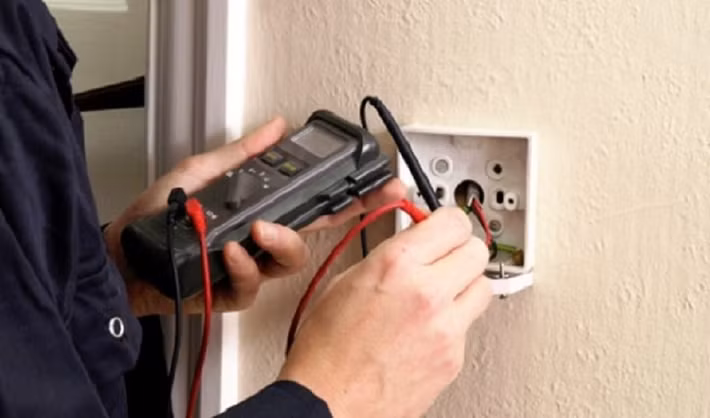 Trước khi sử dụng lại, nên đo điện trở cách điện đảm bảo đạt ít nhất 0,5MΩ mới được cắm điện trở lại.