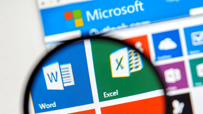 Trong Word, Agent Mode biến việc viết báo cáo thành trải nghiệm “vibe writing” liền mạch.