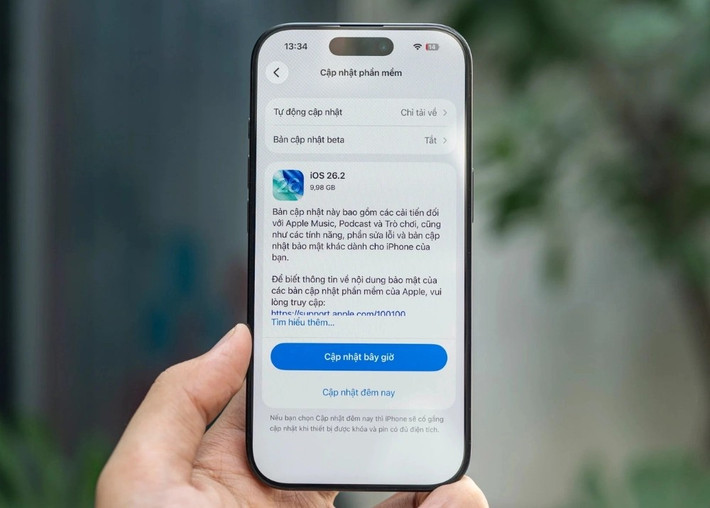 Nhiều người dùng lo ngại rủi ro hao pin, máy chậm hoặc lỗi vặt, đặc biệt trên các mẫu iPhone đã sử dụng hai đến ba năm.