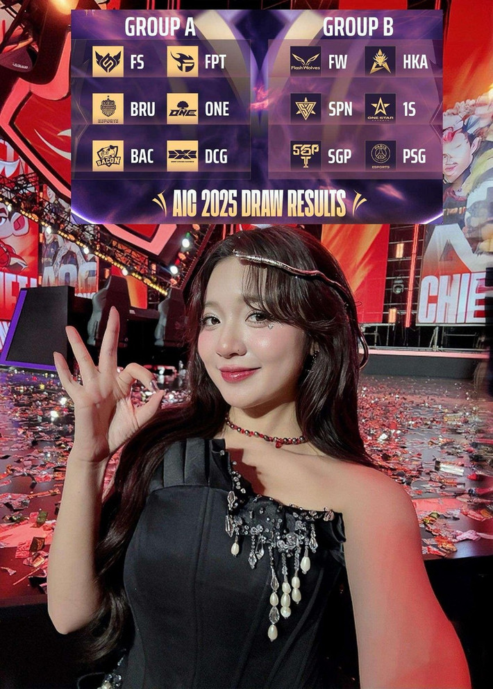 Mỗi lần xuất hiện, nữ MC đều biết cách làm mới bản thân, từ trang phục đến phong cách dẫn.