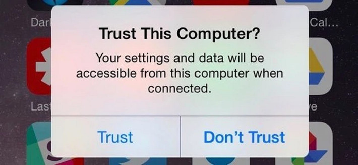 Nhấn “Trust This Computer” khi kết nối với máy tính hoặc cáp lạ có thể cho phép truy cập dữ liệu từ xa.