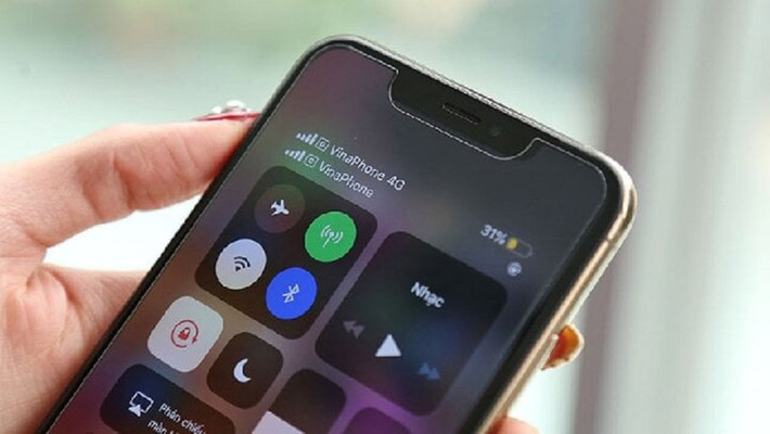 NIST, cơ quan tiêu chuẩn và công nghệ của Mỹ, khuyến nghị tắt Wi‑Fi, Bluetooth, NFC khi không dùng và kiểm soát quyền truy cập phần cứng.