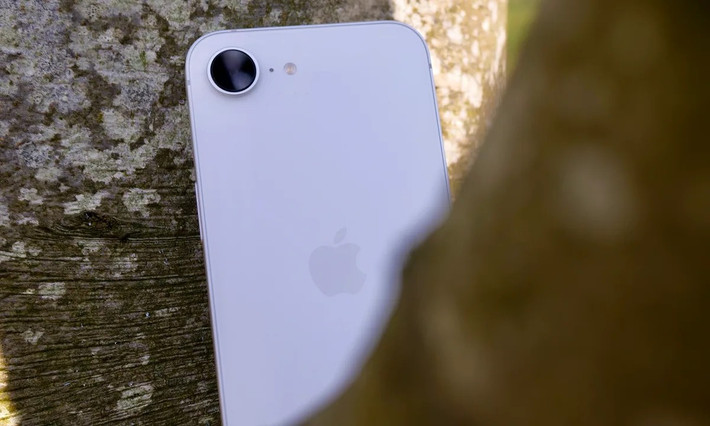 Camera trước được kỳ vọng hỗ trợ Center Stage, tối ưu trải nghiệm gọi video và họp trực tuyến trong đời sống hằng ngày.