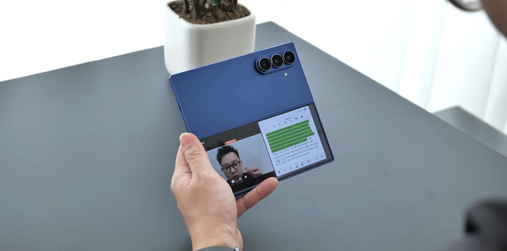 Galaxy Z Fold7 gom đủ bốn trụ: giao tiếp, ghi chép, trợ lý AI và thao tác thông minh.