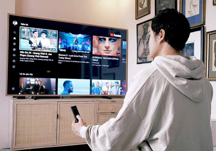 Việc người Mỹ xem YouTube chủ yếu trên TV từ năm 2024 đã biến nền tảng này thành một “kênh truyền hình” thực thụ trong phòng khách.