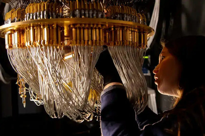 Google Quantum AI vừa công bố trên tạp chí Nature rằng máy tính lượng tử của họ đã hoàn thành thuật toán phức tạp chỉ trong 2,1 giờ.