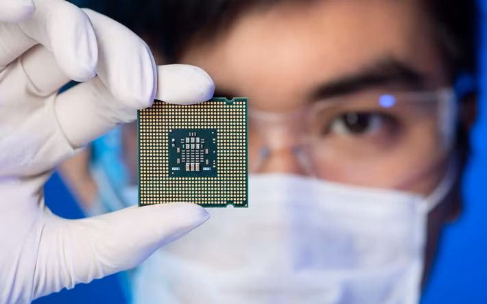 Nếu chiến sự kéo dài, nhu cầu chip có thể suy giảm, gây áp lực lớn lên toàn ngành.