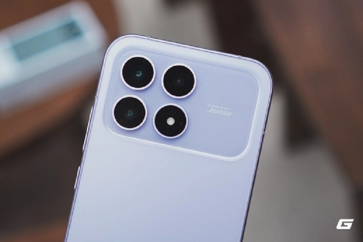 Với cấu hình mạnh, pin bền và giá rẻ, Redmi K90 được xem là “flagship killer” mới của Xiaomi trong năm 2025.(Ảnh: Genk)