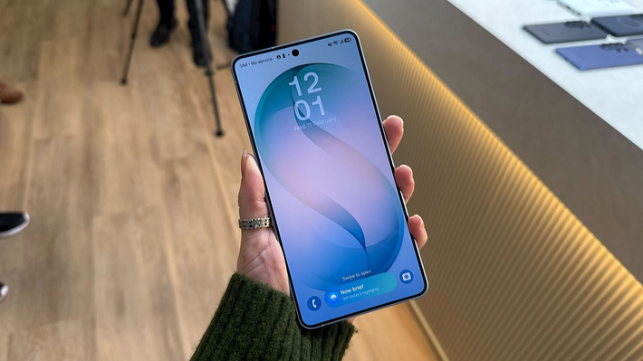 Camera Leica Summilux với cảm biến 1 inch và tele 200MP mang lại chất ảnh nghệ thuật và chuyên nghiệp.