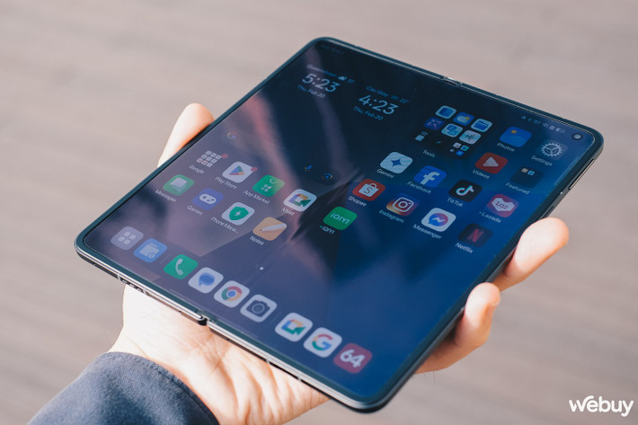 Máy dùng chip Snapdragon 8 Elite, RAM 16 GB, giá bán tại Việt Nam là 42,99 triệu đồng.(Ảnh: Webuy)