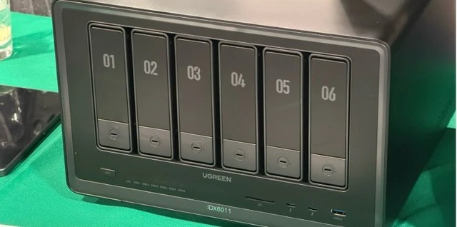 2. UGreen NASync iDX6011 hỗ trợ dung lượng lưu trữ khủng 196TB cùng RAM 64GB, chip Intel Core Ultra 5 mạnh mẽ.