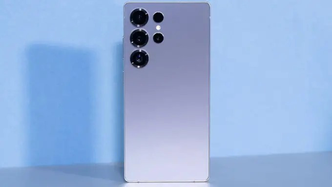 Trong khi đó, Samsung bị đánh giá thiếu sáng tạo, Galaxy S25 chỉ là sự lặp lại.