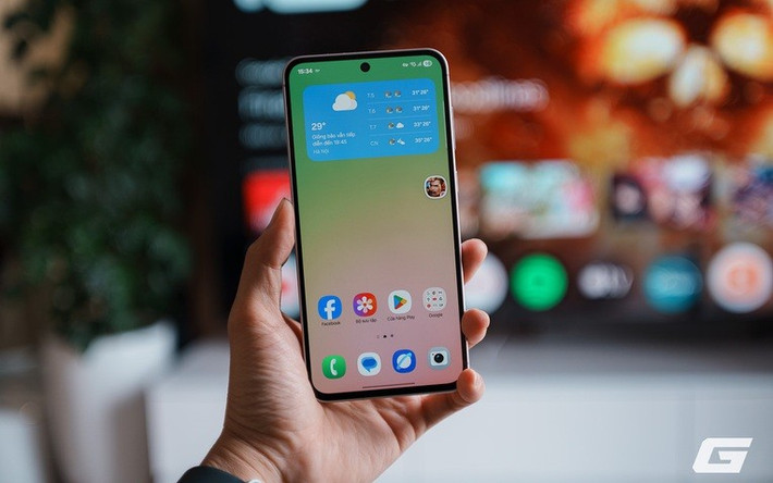 Theo Counterpoint Research, thiết bị đã lọt Top 10 smartphone bán chạy nhất thế giới trong quý 3/2025, cho thấy sức hút mạnh mẽ trên thị trường. (Ảnh: Genk)